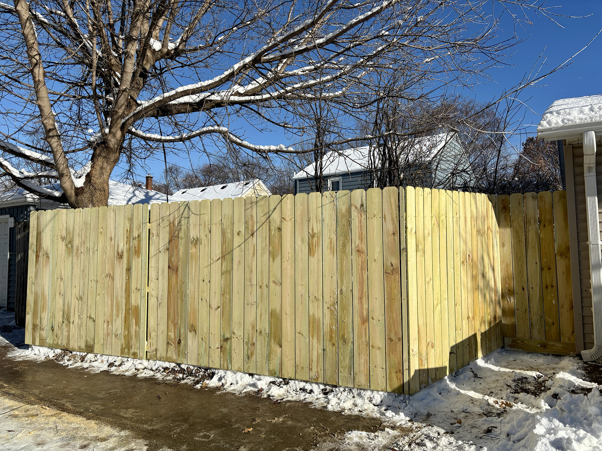 Fence Bros. Super wooden fences in Cedar or Pine for Milwaukee and Wisconsin